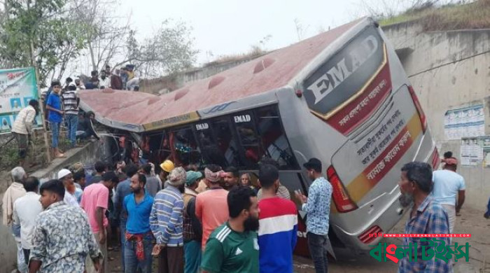 19 killed, 20 injured in Madaripur bus crash